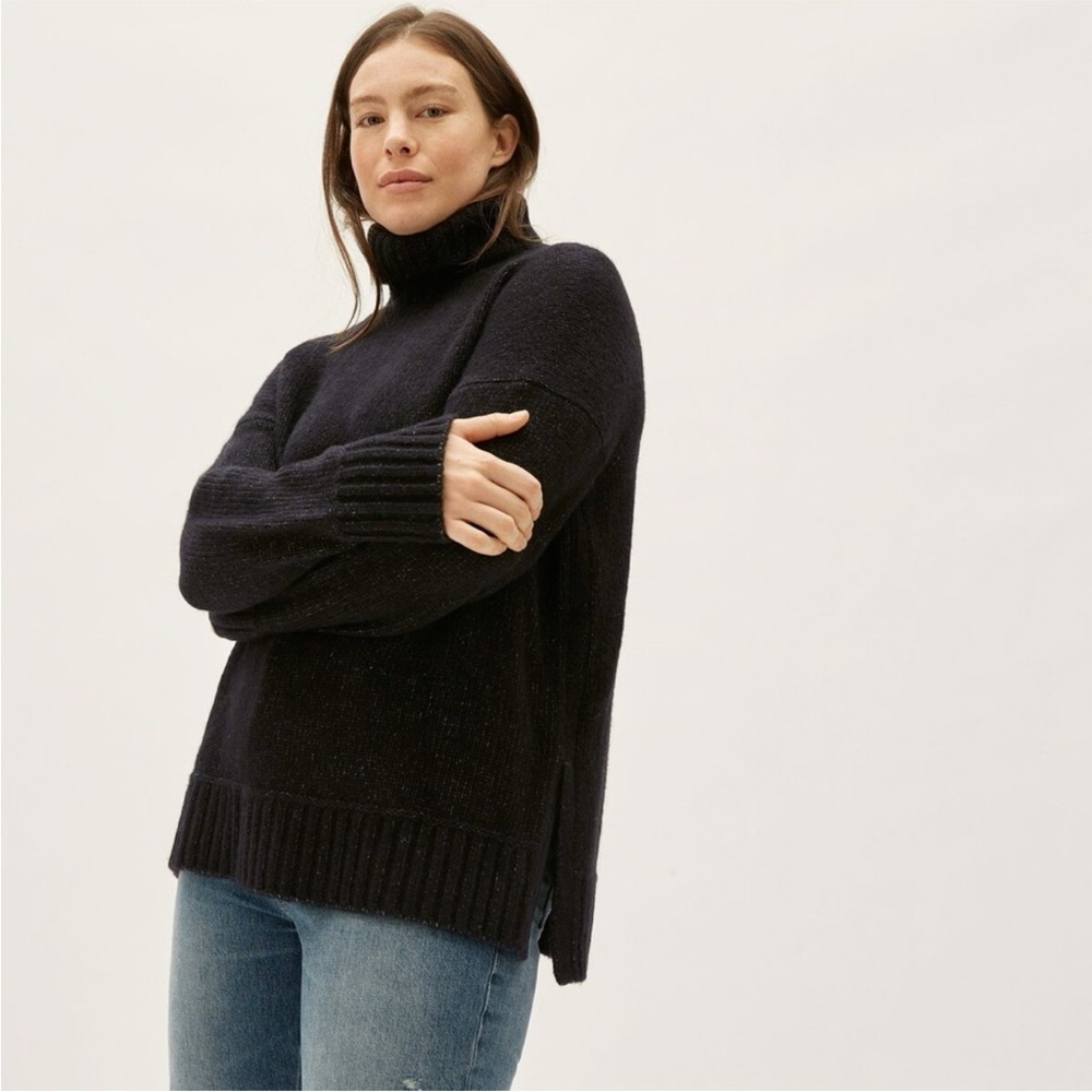 EVERLANE | Heathered Black The Cloud
Turtleneck Sweater